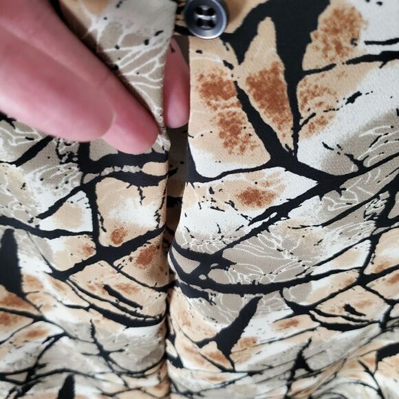 Beautiful woman's blouse size 24W. Modern essentials - Picture 4 of 6